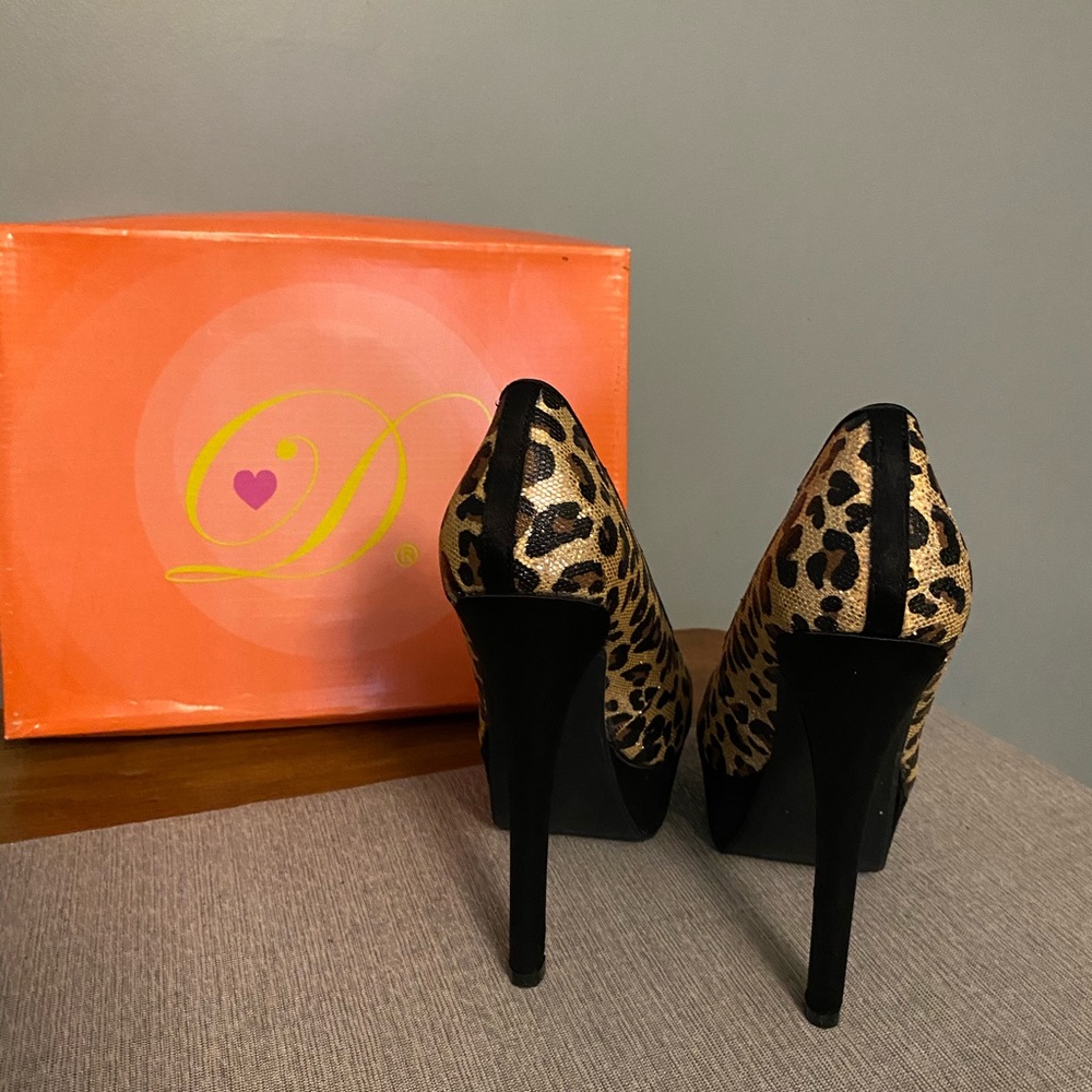 Leopard Heels - Picture 3 of 5